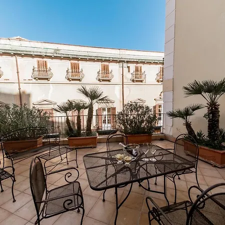 Real Teatro Apartman